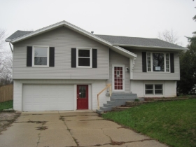 2120 Bedford Rd, Freeport, IL 61032 