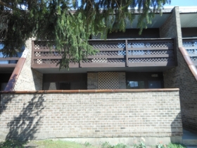 203 Kenneth Cir, Elgin, IL 60120 