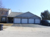 1027 Chaucer Ct #D, Elgin, IL 60120 