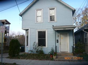 208 Sherman Pl, Waukegan, IL 60085 