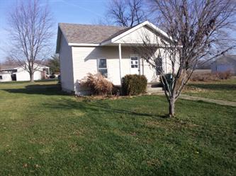 132 East Wineman, Auburn, IL 62615 