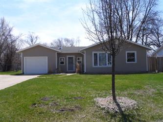 190 Mohawk Dr, Carol Stream, IL 60188 