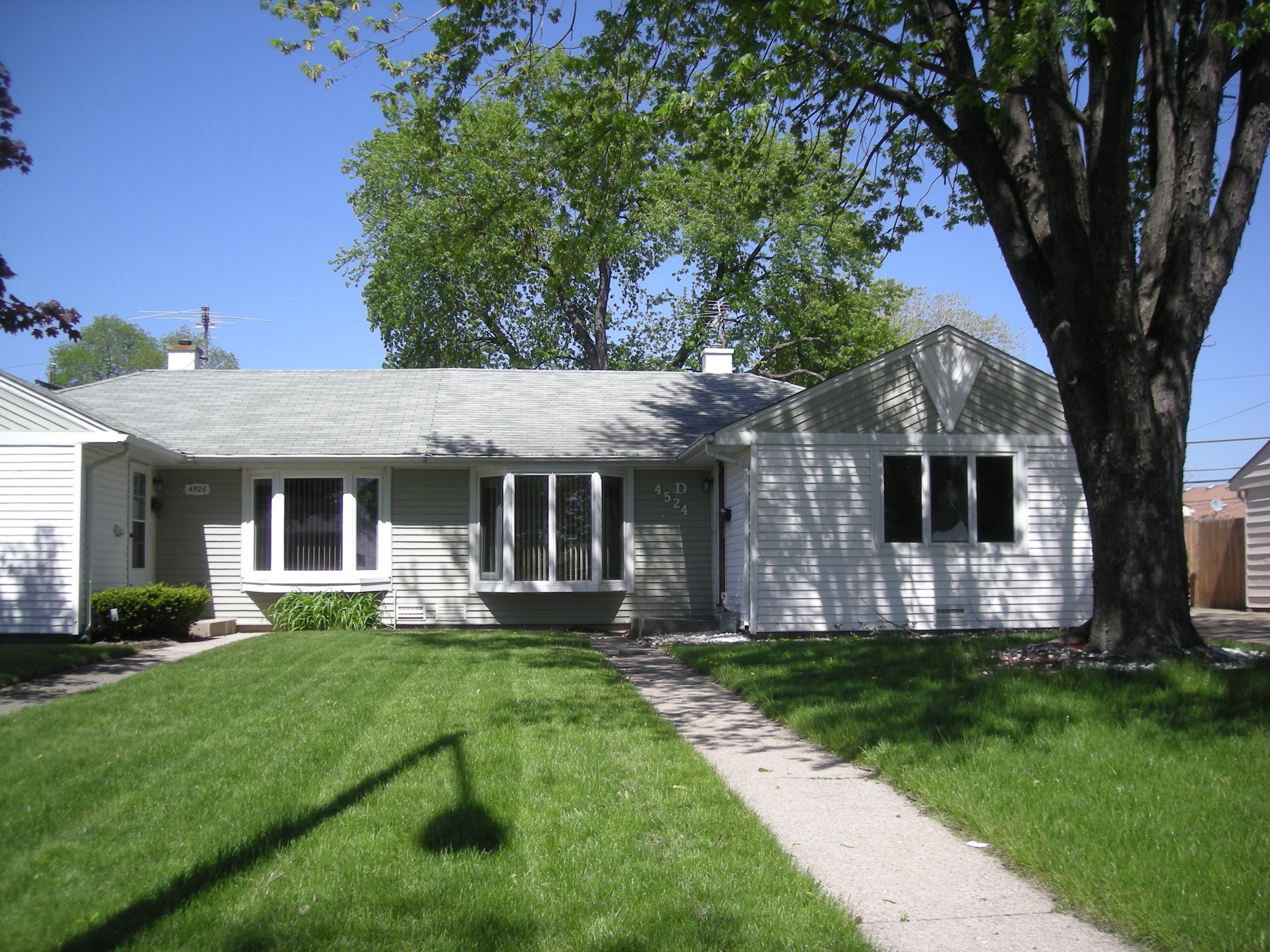 4524 W 89th St, Hometown, IL 60456 