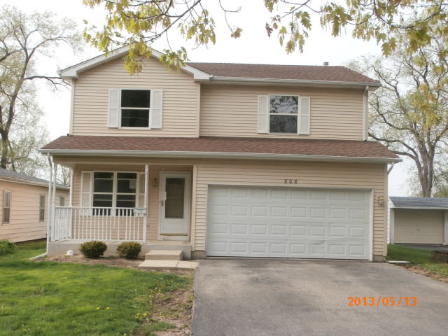 808 Stewart Ave, Elgin, IL 60120 