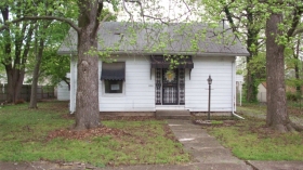 604 1st Street, Benton, IL 62812 
