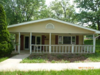 1024 N 3rd St, Riverton, IL 62561 