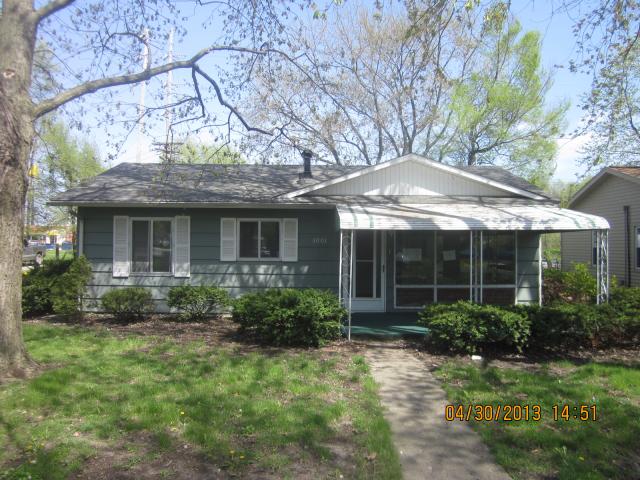 1001 S Eastview Dr, Tuscola, IL 61953 