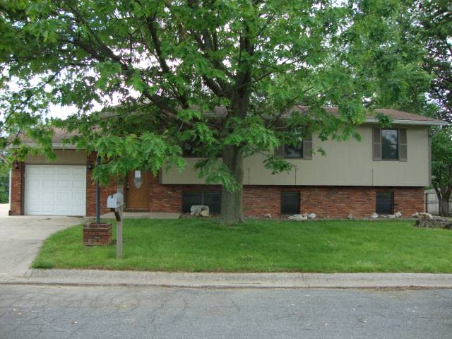 7 Carol Lee Dr, East Alton, IL 62024 