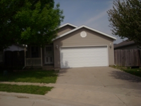 4 Lake Ridge Court, Bloomington, IL 61701 