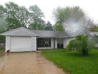 906 Maplepark Drive, Champaign, IL 61821 