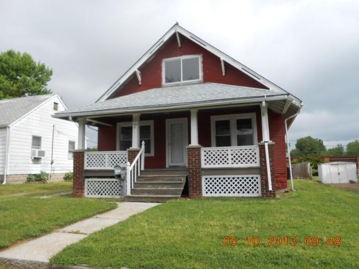 67 Harnett Ave, Wood River, IL 62095 