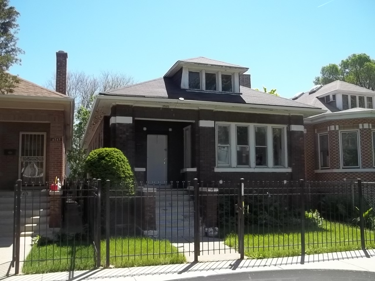 6745 S Artesian Avenue, Chicago, IL 60629 