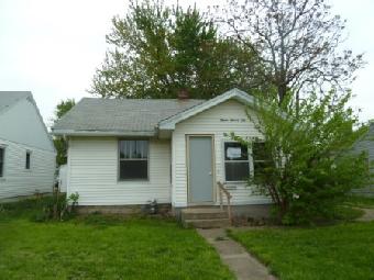 1374 N Oakland Ave, Decatur, IL 62526 