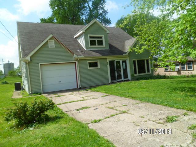212 E 2nd St, Delevan, IL 61734 