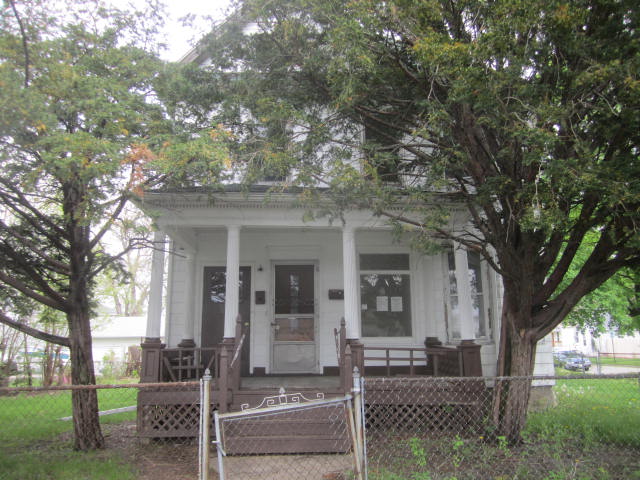 525 26th Street, Rock Island, IL 61201 