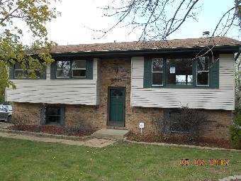 2614 Crystal Lake Rd, Cary, IL 60013 