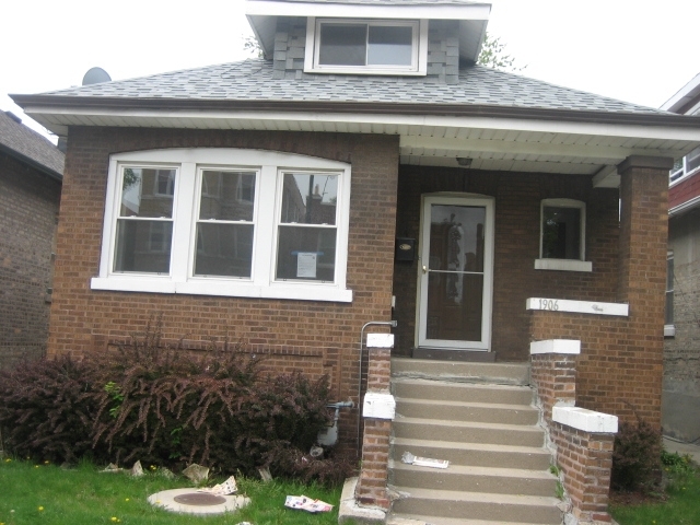 1906 S 50th Avenue, Cicero, IL 60804 