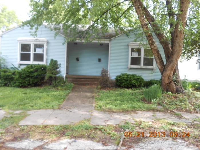 1110 Mckinley Blvd, Alton, IL 62002 