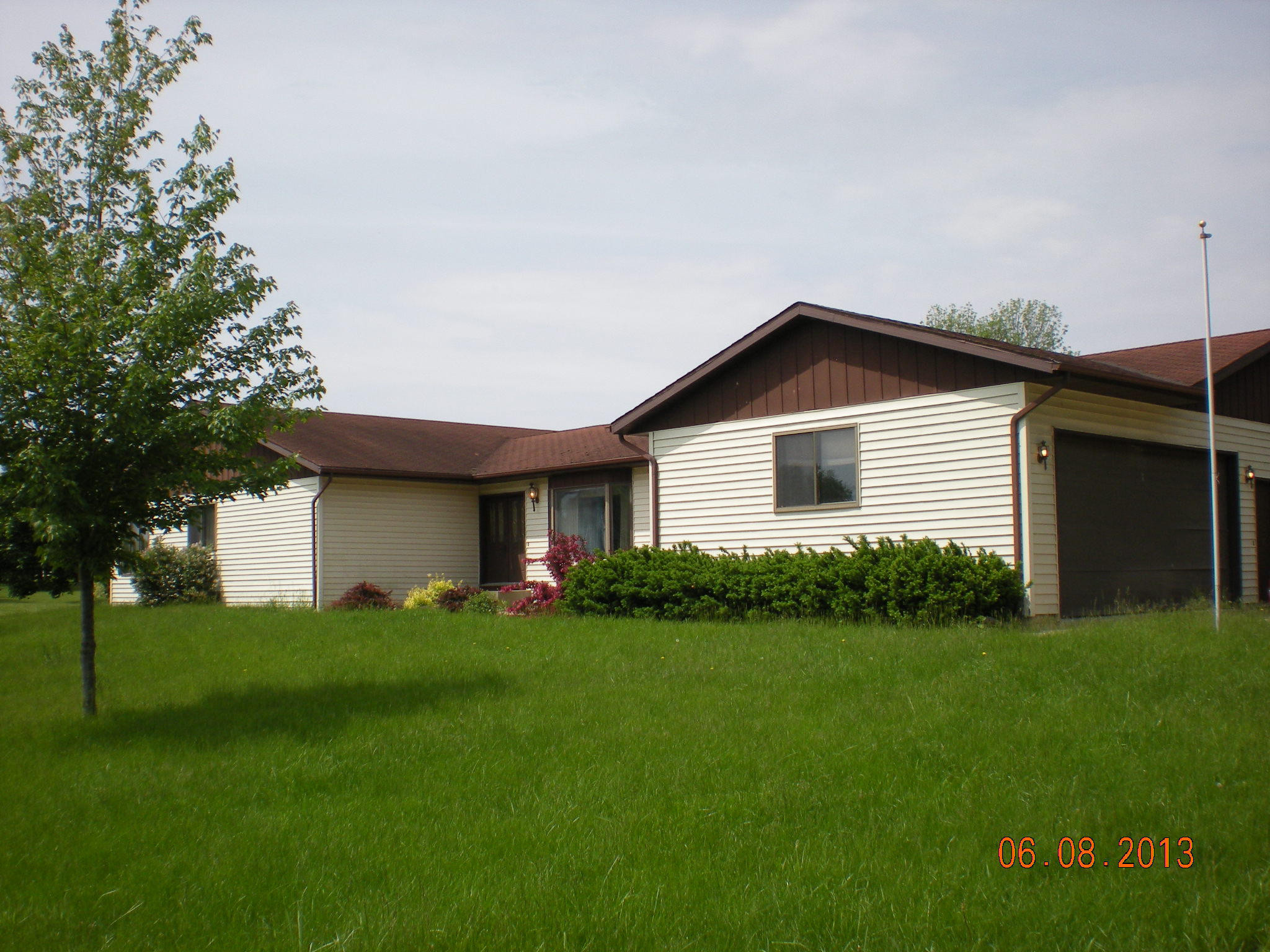 620 North Fairway Drive, Lena, IL 61048 