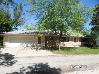 913 S Hugh Street, Plano, IL 60545 