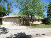 913 S Hugh Street, Plano, IL 60545 