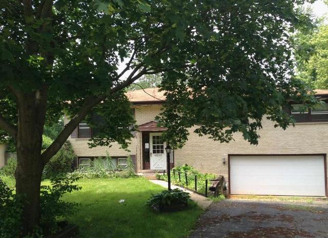 4 N040 Locust Ave, West Chicago, IL 60185 