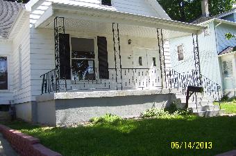 702 Douglas St, Bloomington, IL 61701 