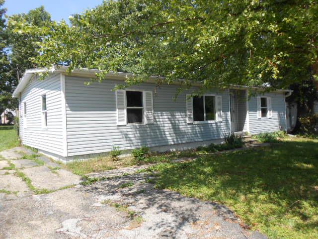 209 S State St, East Galesburg, IL 61430 