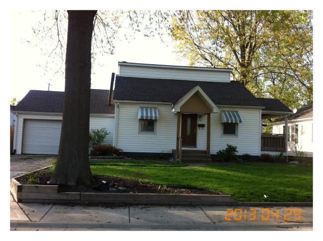 1527 N Charles St, Belleville, IL 62221 