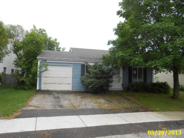 1387 Boa Trl, Carol Stream, IL 60188 