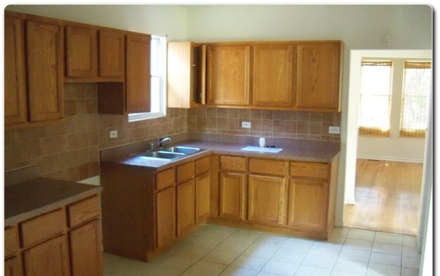 9037 S Aberdeen St, Chicago, IL 60620 