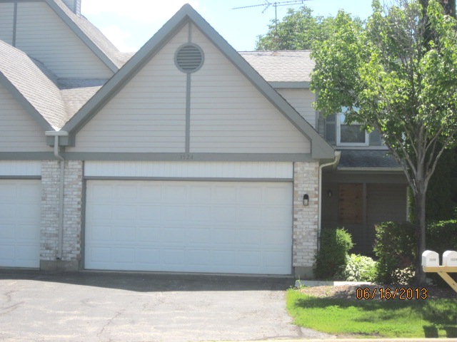 1524 Fernwood Court, Gurnee, IL 60031 