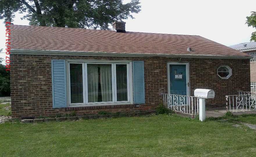 2903 W 102nd St, Evergreen Park, IL 60805 