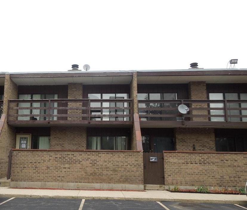 302 Kenneth Circle, Elgin, IL 60120 