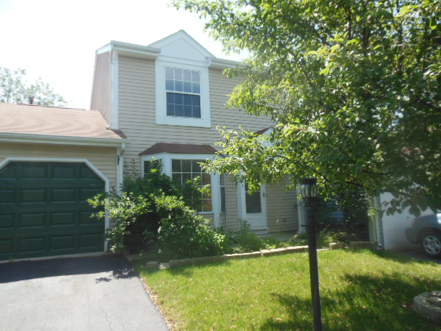 645 Pleasant Place, Island Lake, IL 60042 