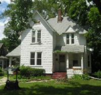 530 Villa St, Elgin, IL 60120 