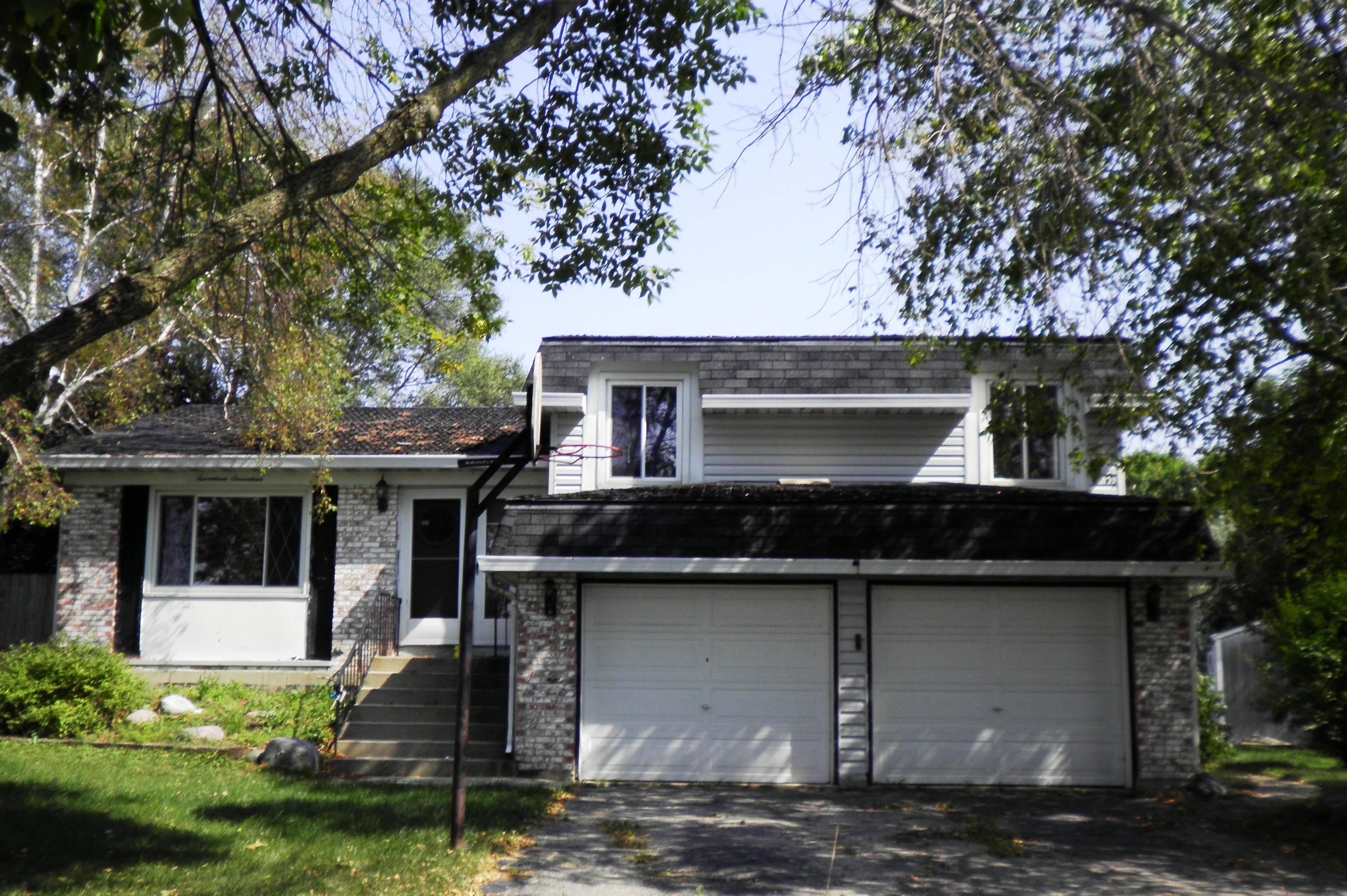 1717 Schubert Ct, Glendale Heights, IL 60139 