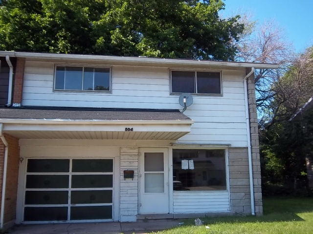 504 W Pacesetter Pkwy, Riverdale, IL 60827 