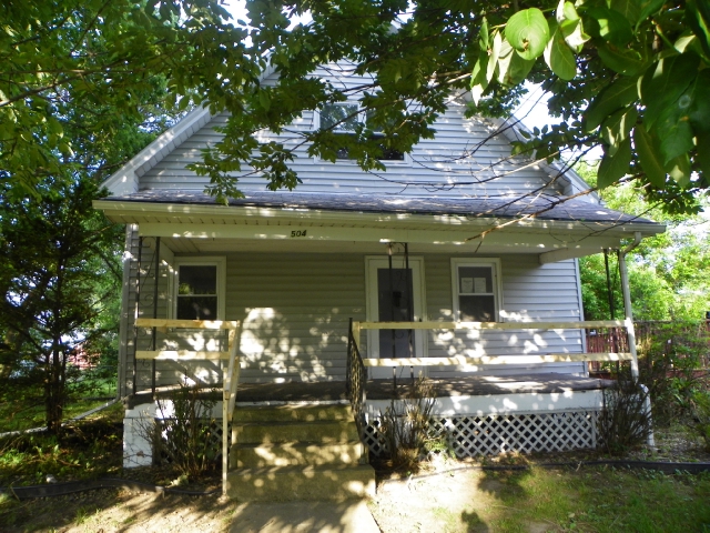 504 S Oakwood St, Oakwood, IL 61858 