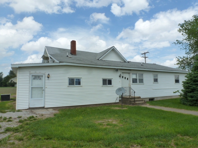 751 600th Ave, Elkhart, IL 62634 