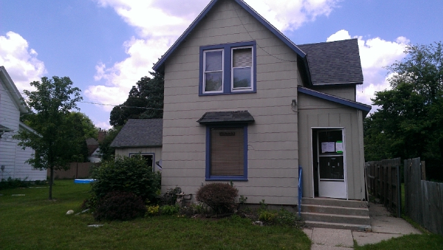 1711 Burton Street, Rockford, IL 61103 