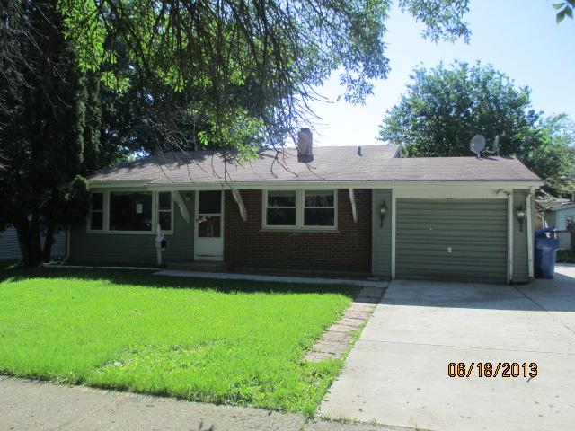 7006 Lowell Dr, Carpentersville, IL 60110 