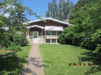 1833 30th St, Moline, IL 61265 