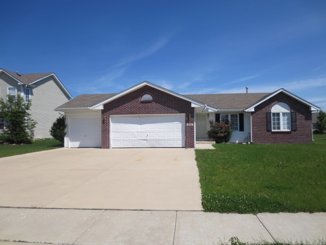 262 Oak Street, Poplar Grove, IL 61065 