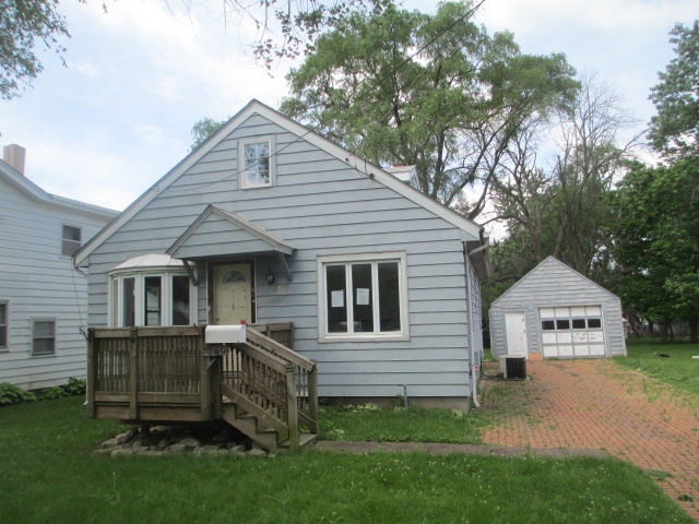 840 Wood Street, Aurora, IL 60505 