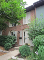 31 Pioneer Park Pl, Elgin, IL 60123 