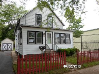 914 S Lincoln Ave, Waukegan, IL 60085 