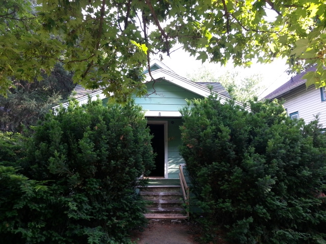 1423 Greenwood Ave, Rockford, IL 61107 