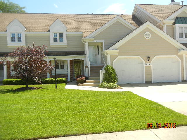 361 Park View Ter, Buffalo Grove, IL 60089 