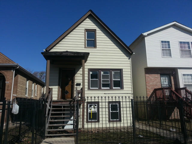 4206 W Iowa St, Chicago, IL 60651 